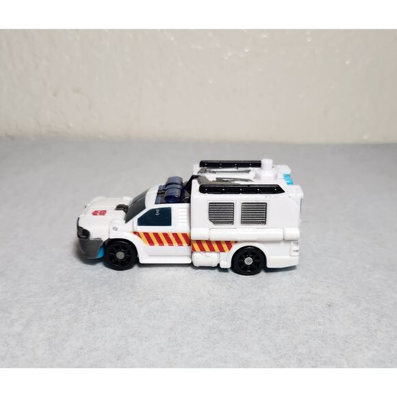 Transformers Ratchet Ambulance Car Rescue Bot Takara Hasbro Loose Pre-owned - Picture 4 of 8